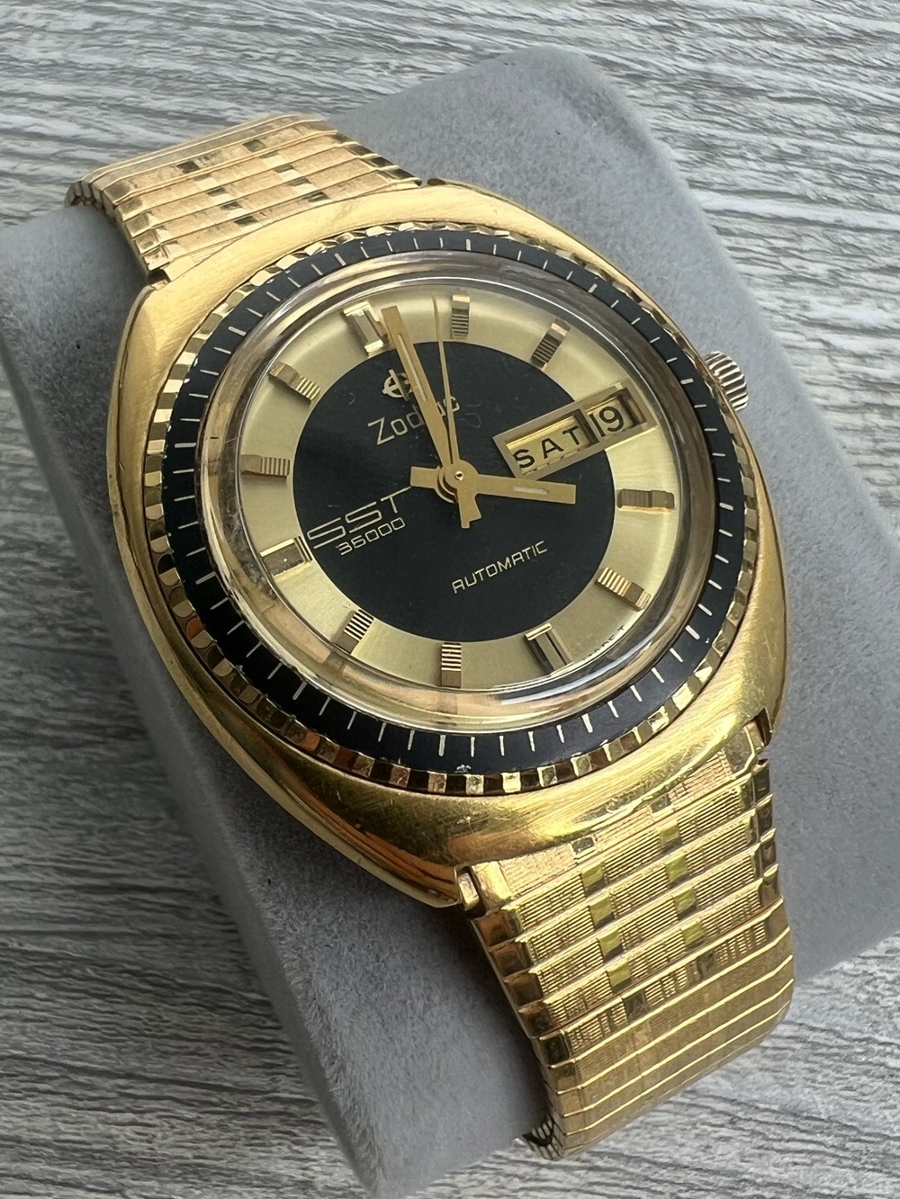 Zodiac SST 36000 Gold-Tone Men's Automatic Watch with Black Dial Ring